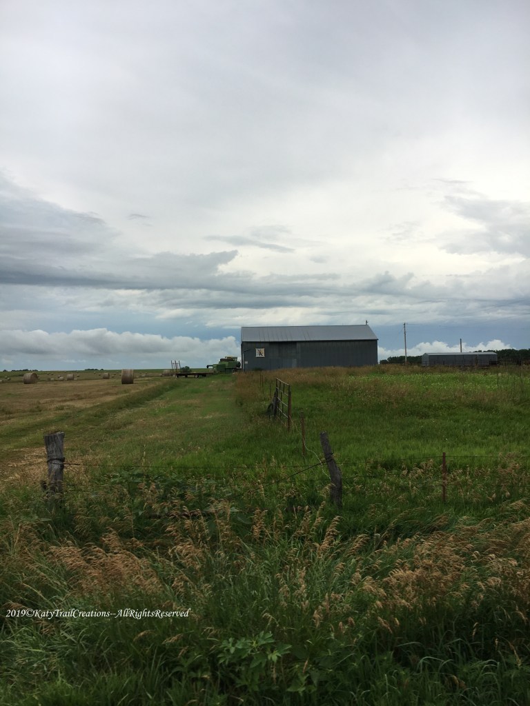 Barn with "Curved Windmill" Quilt Block. I could have cropped more sky away but I like the wide open feel.