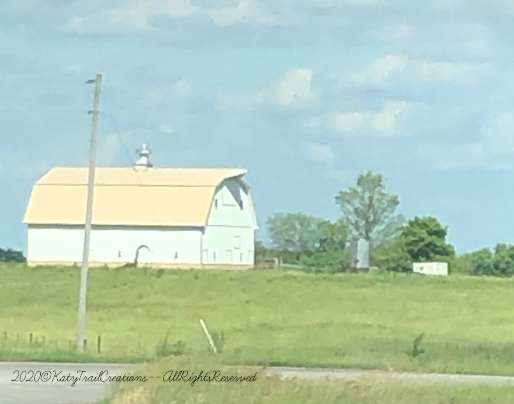 Sun was nearly whiting out this barn that's familiar to many locals here. Located on 50 Highway near Smithton, Missouri.