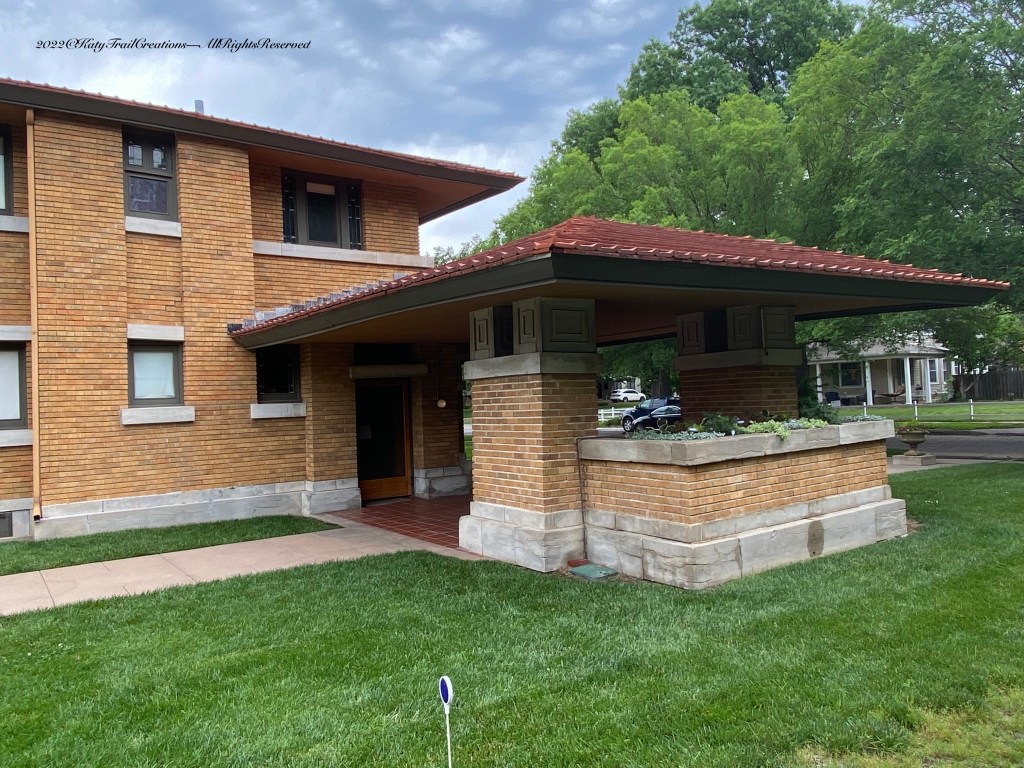 Slight View of the Neighbors